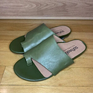 SoftWalk Corsica Sandal in Dark Olive - Size 6.5W